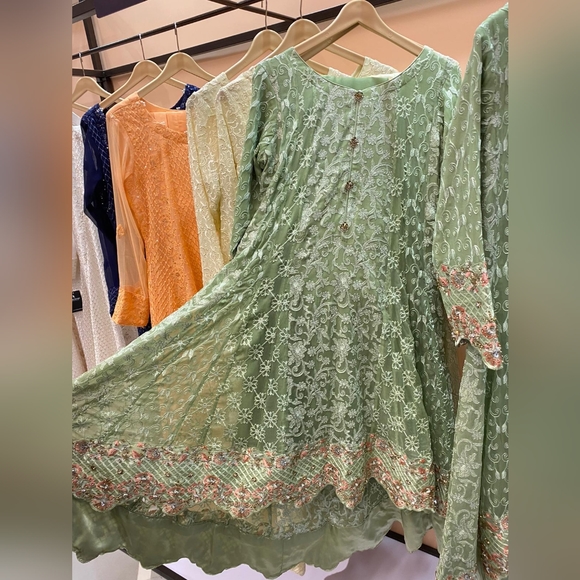 Pakistani Designer embroidered shalwar kameez gown dress - Picture 1 of 5